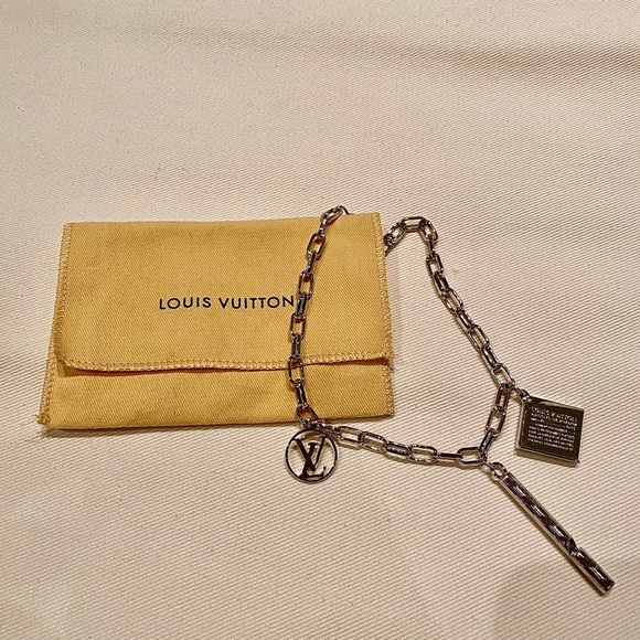 Louis Vuitton - Authenticated Necklace - Gold Plated Gold for Women, Never Worn